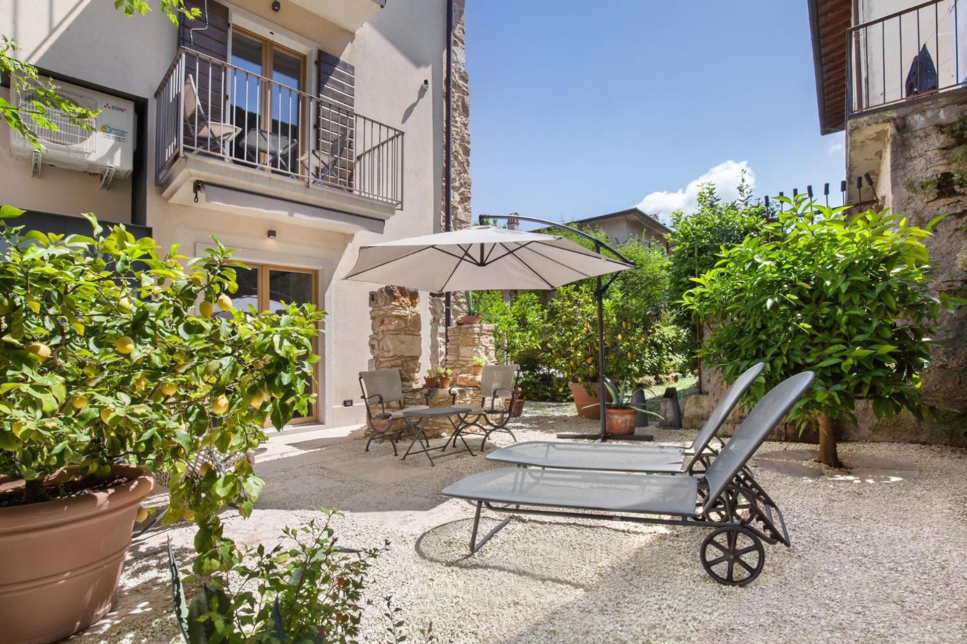 Residenza Vedovelli Aparthotel Torri Del Benaco Exteriör bild